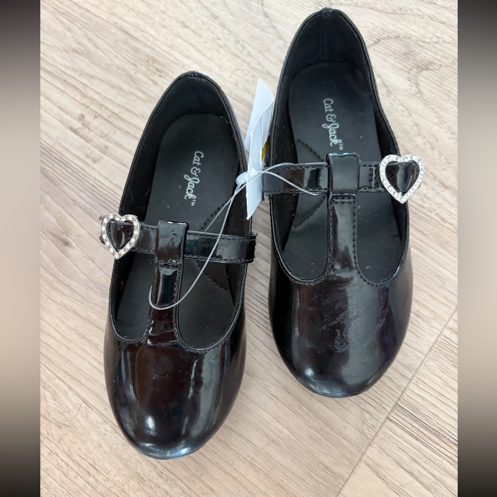 Cat & Jack Shiny Black Dress Shoes with Heart Accent size 9